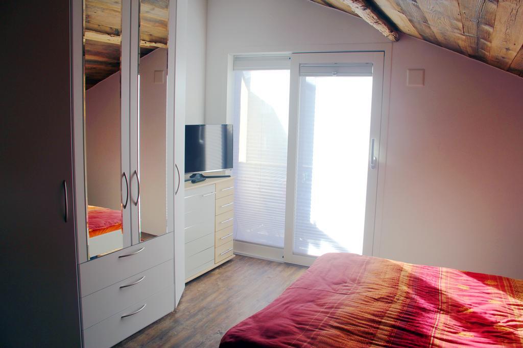 Haus Rosa Daire Zermatt Oda fotoğraf